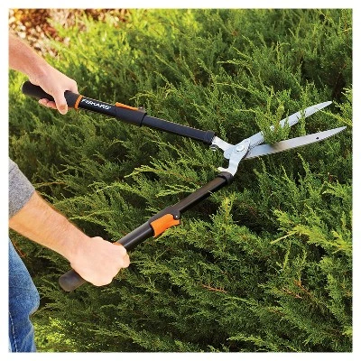 Fiskars Power-Lever 25-33" Extendable Hedge Shears 3 Fiskars Power-Lever 25-33" Extendable Hedge Shears - Image 3