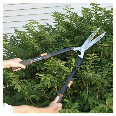 Fiskars Power-Lever 25-33" Extendable Hedge Shears 4 Fiskars Power-Lever 25-33" Extendable Hedge Shears - Image 4
